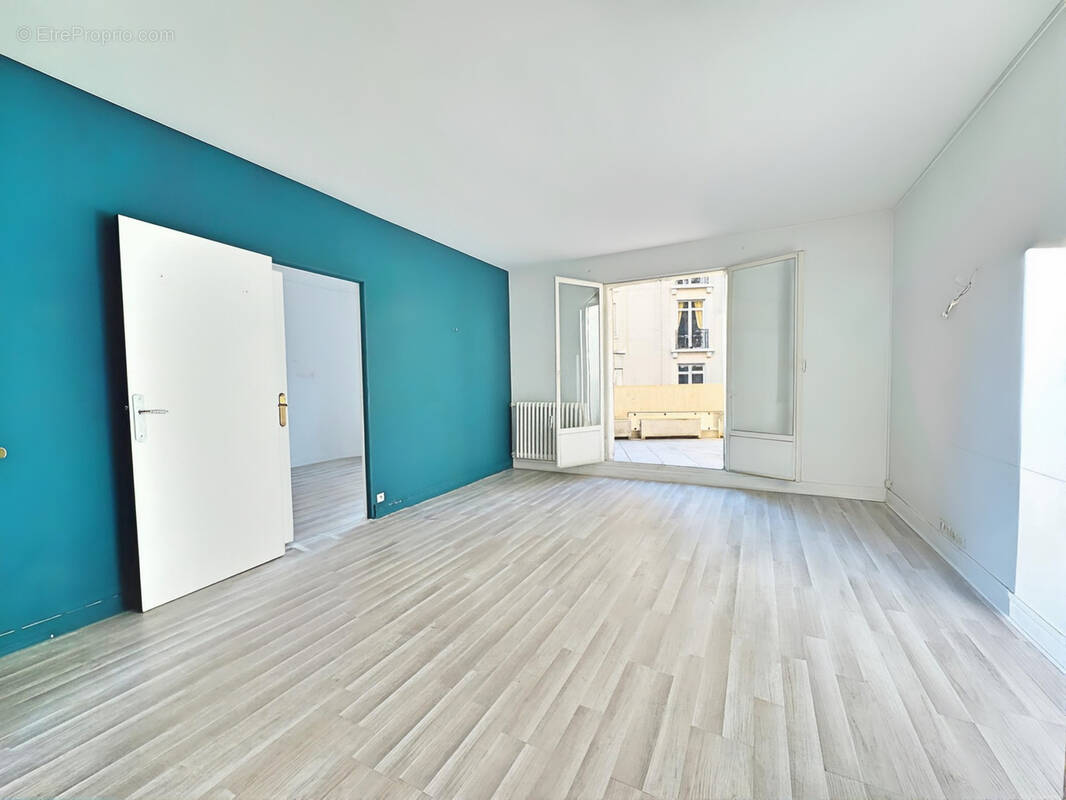 Appartement à PARIS-7E