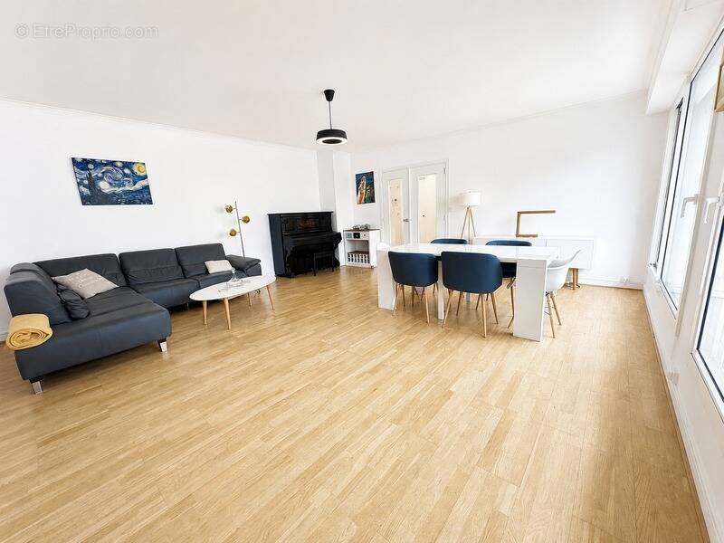 Appartement à PARIS-7E