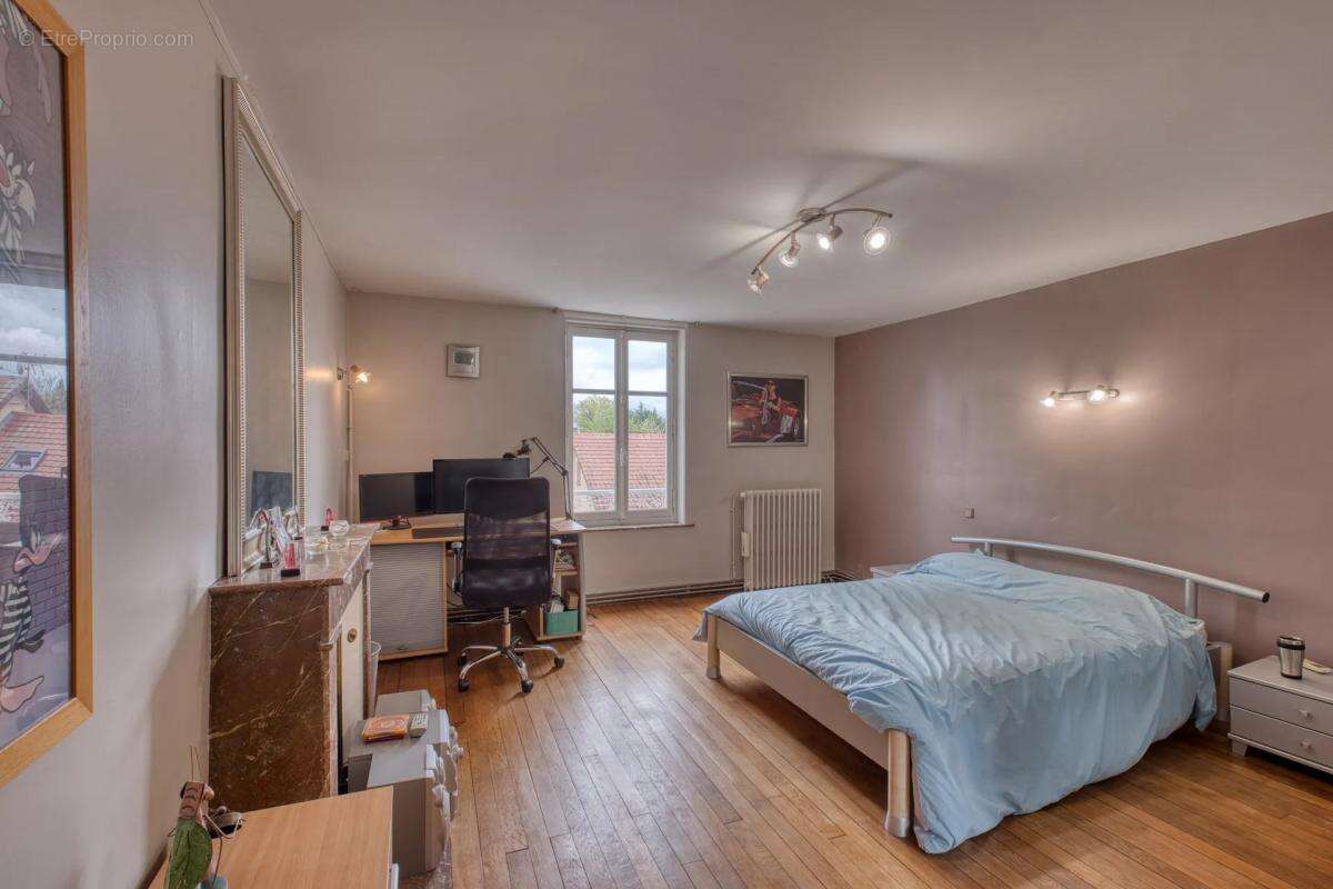 Maison à ROSIERES-AUX-SALINES