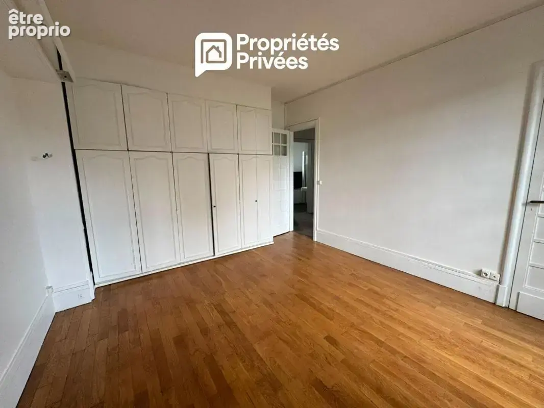 Maison de 235 m² - 5 chambres - secteur Souvenir Français - photo 9