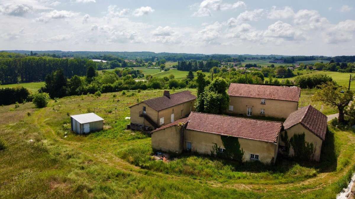 Maison à SAINTE-ALVERE
