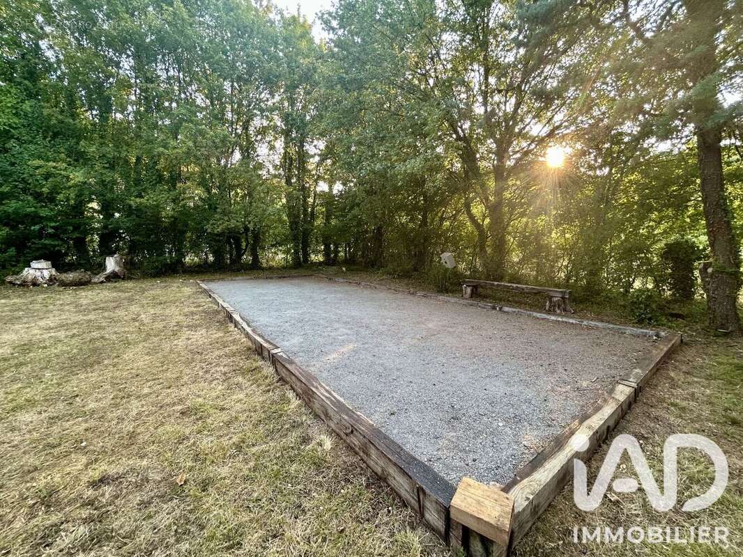 Maison 97 m² à Saint-Aigny  - photo 4