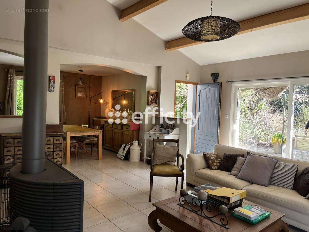 Maison à SAINT-GELAIS