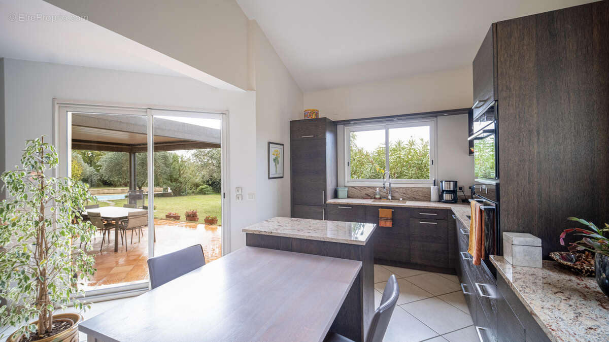 Maison à MONTELIMAR