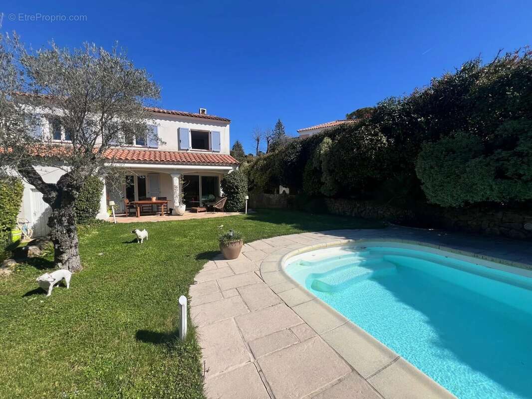 Maison à CAGNES-SUR-MER