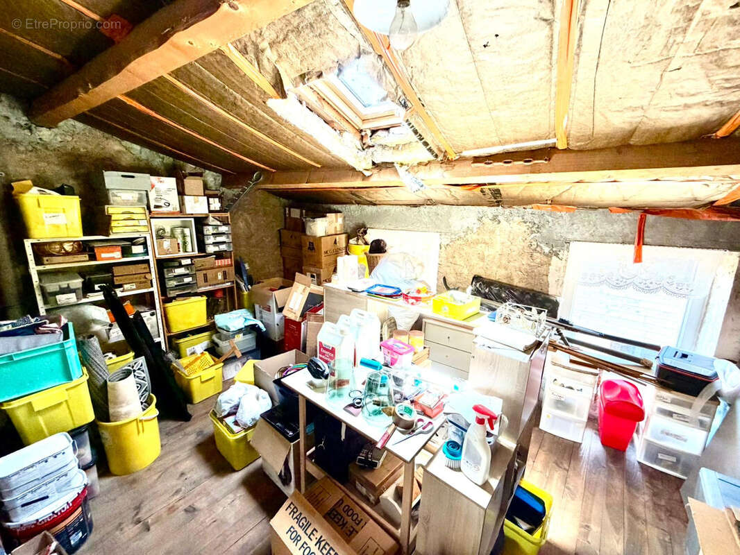 Maison de village sur cour et dépendance - photo 11