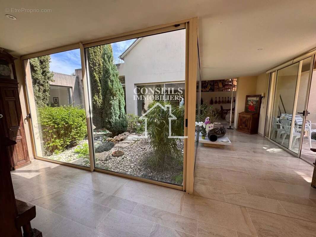 Maison à SAINT-JULIEN-DU-SAULT