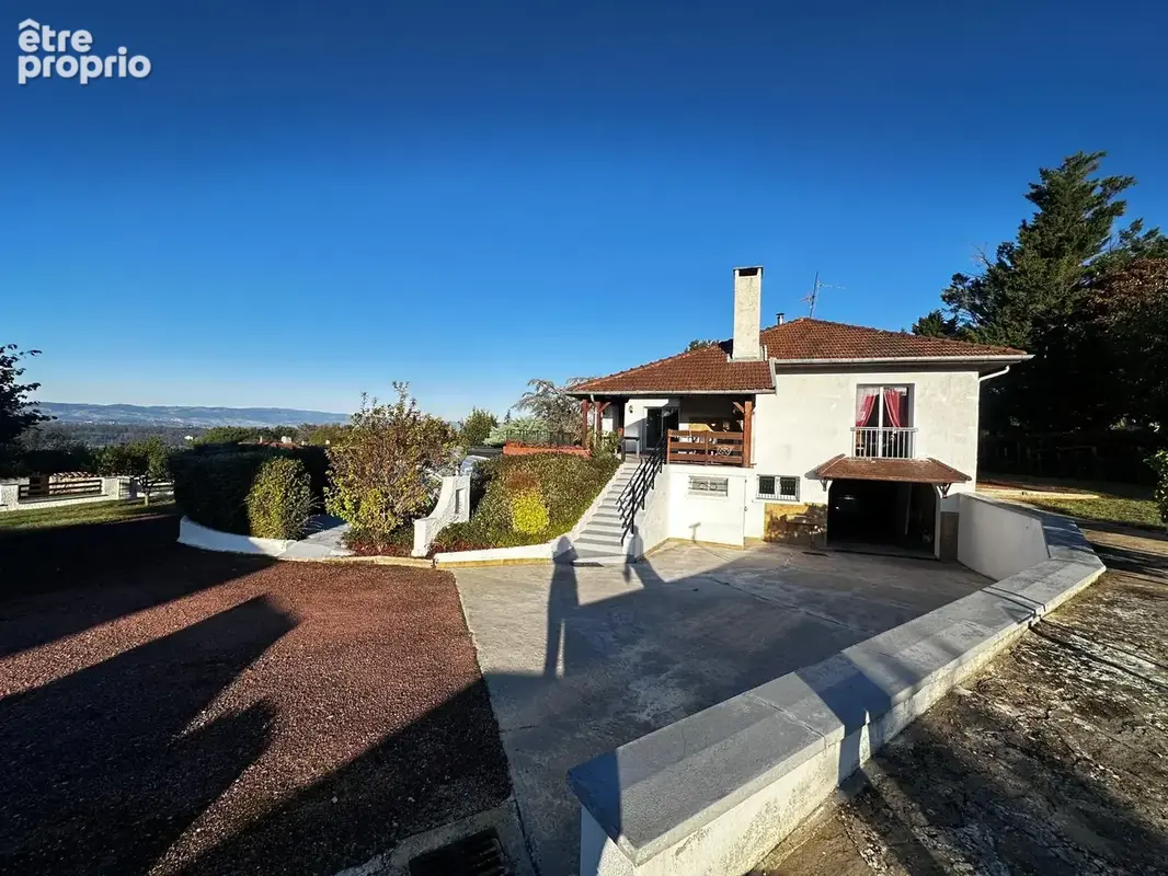 MANALEX IMMOBILIER - Maison familiale de 149 m2 sur 2 278 m2 de terrain arboré, avec sous-sol complet et pisci - photo 2