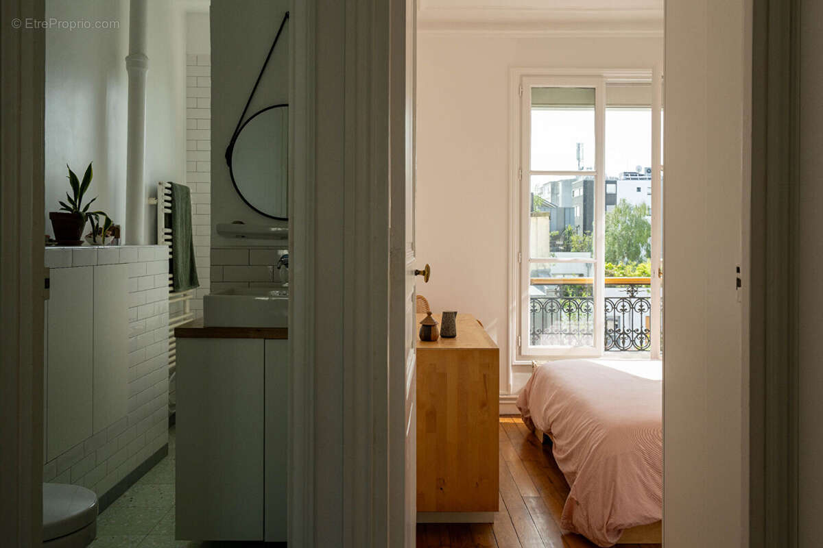 Paris 19ème - Appartement familial traversant - 4 pièces - 72m² - Balcon, étage élevé et charme de l'ancien - photo 12