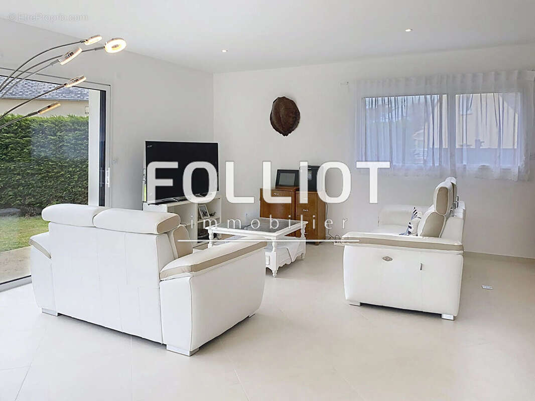 Maison à AGON-COUTAINVILLE