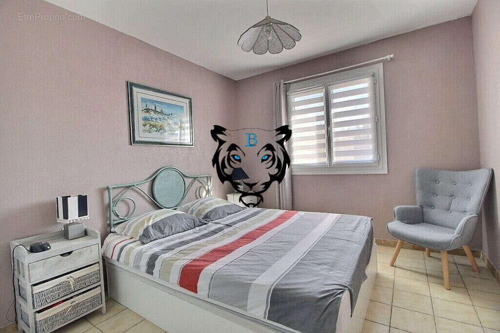 Maison à ROQUEBRUNE-SUR-ARGENS