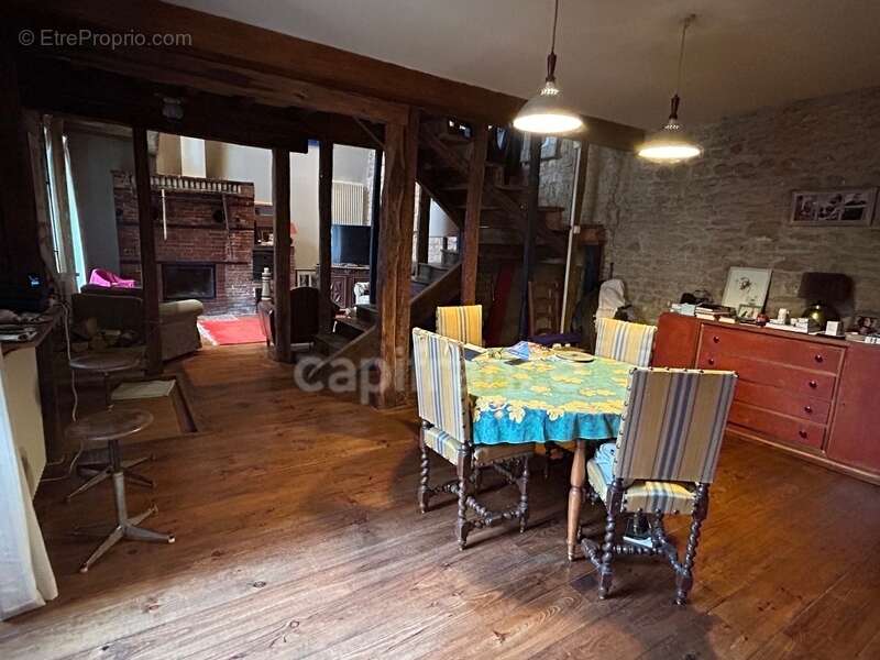 Maison en pierres 5 pièces à Étais-la-Sauvin 89, beaux volumes et cachet - photo 12