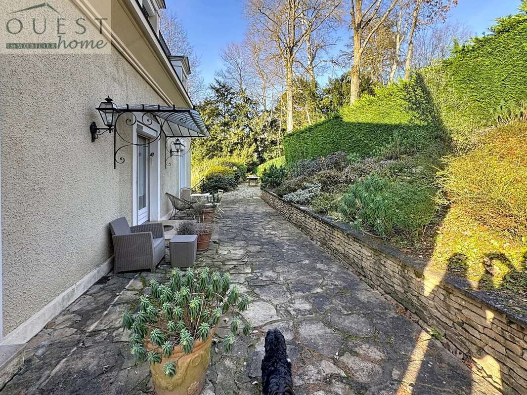 Maison à CHARBONNIERES-LES-BAINS