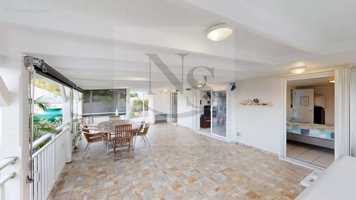 Maison à CAPESTERRE-BELLE-EAU