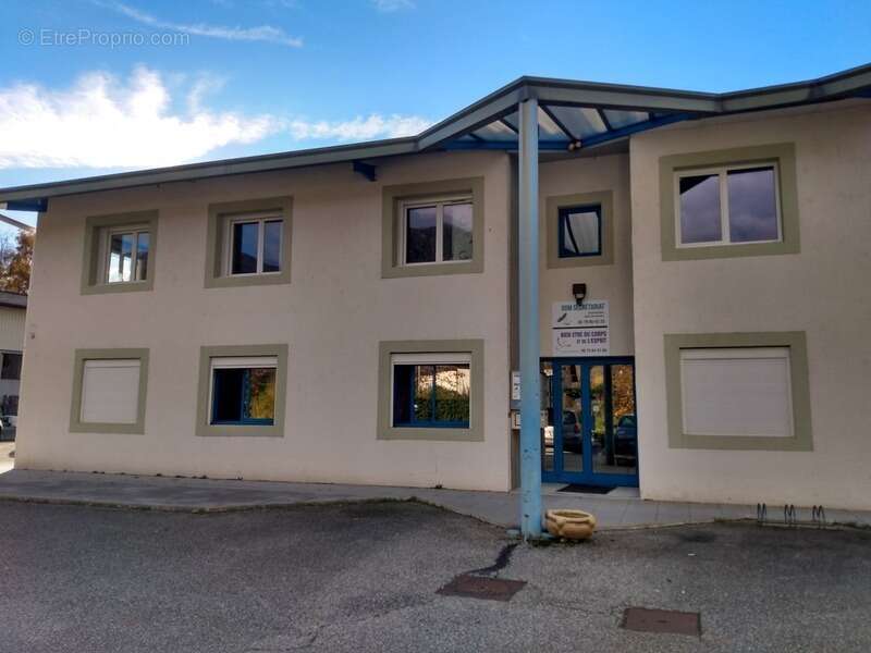 Dpt Savoie (73), à vendre CHALLES LES EAUX Ateliers et Bureaux - photo 9