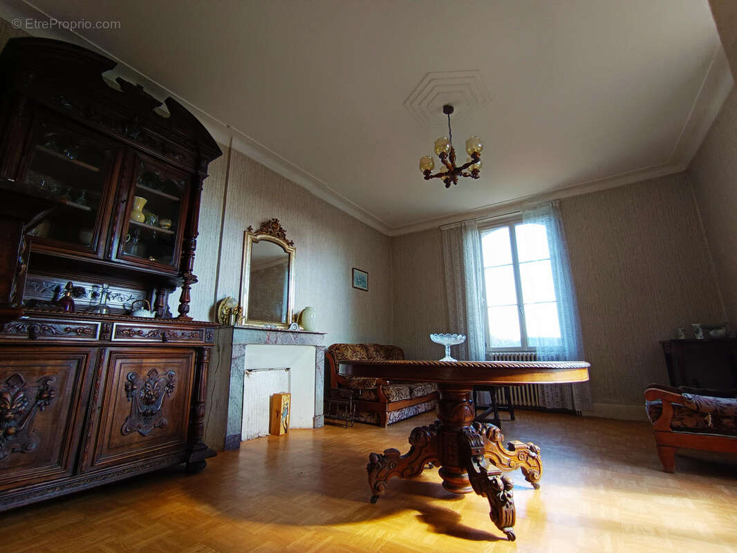 Maison à SAINT-VITE