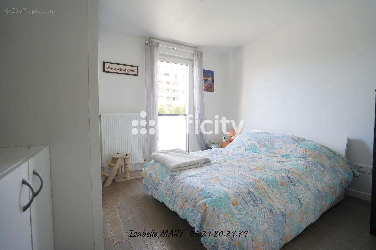Appartement à FRESNES