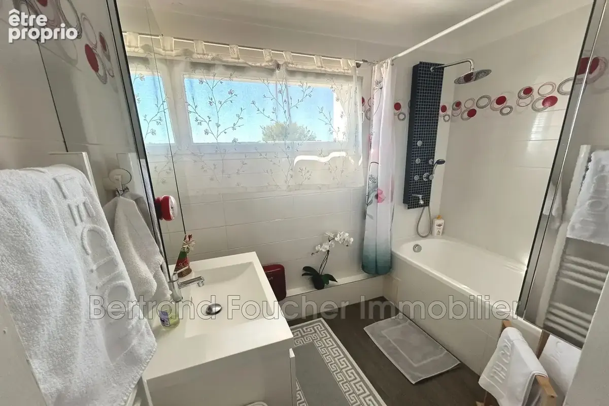 Appartement 3 pièces 69 m² à vendre à Cavalaire-Sur-Mer (83240) - photo 8