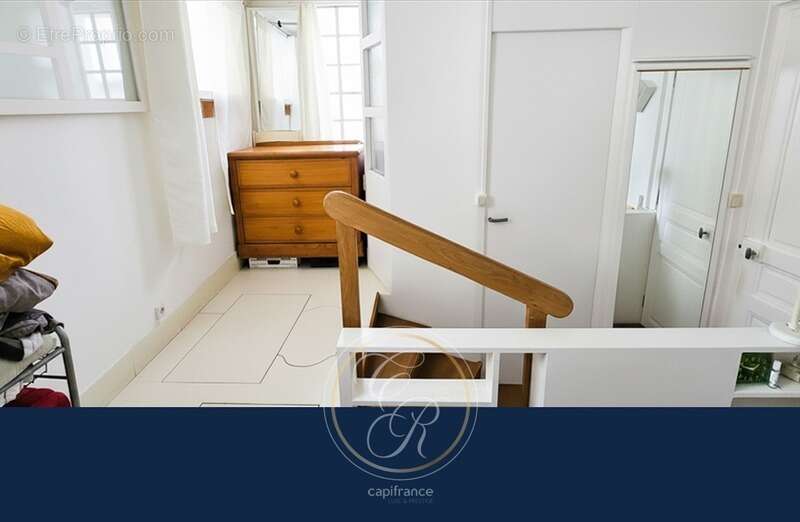 Appartement à PARIS-14E