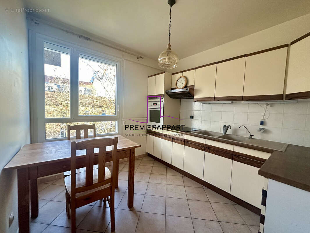 Appartement à HOUILLES