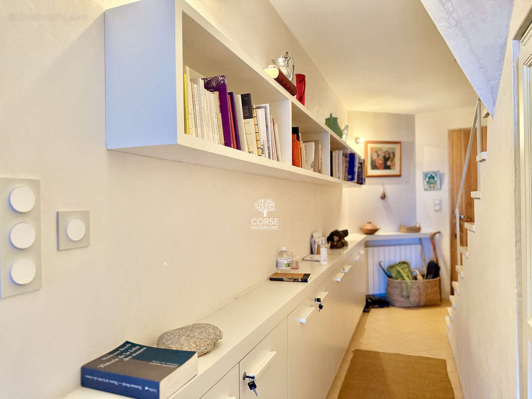 Extremement rare à la vente, duplex sur les falaises de Bonifacio - photo 16
