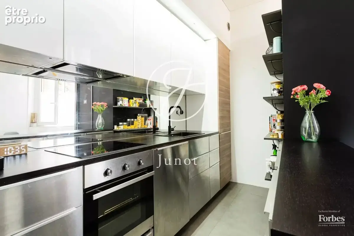Paris 9e - BLANCHE / RUE DE DOUAI - Loft - 2 pièces - 44,74m² Carrez - 50,91m² au sol - 1 chambre - photo 3