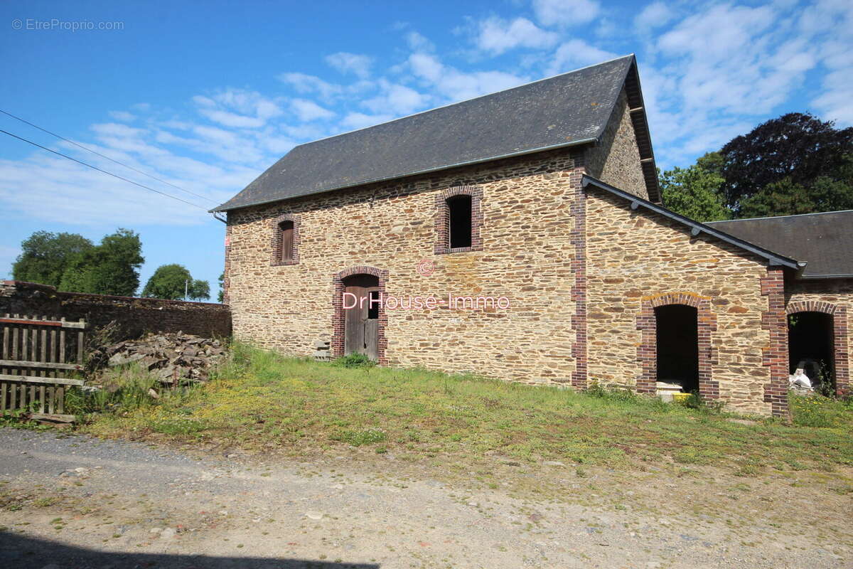 Maison à PLANQUERY