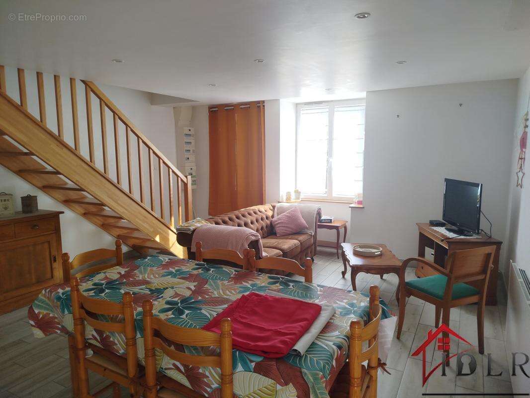 Maison à LONGEAU-PERCEY