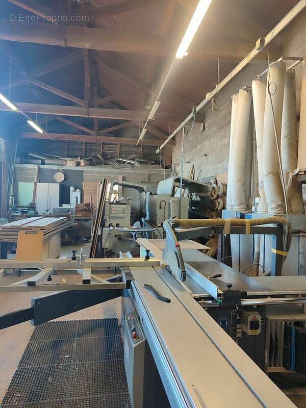 Autre à BOURGOIN-JALLIEU