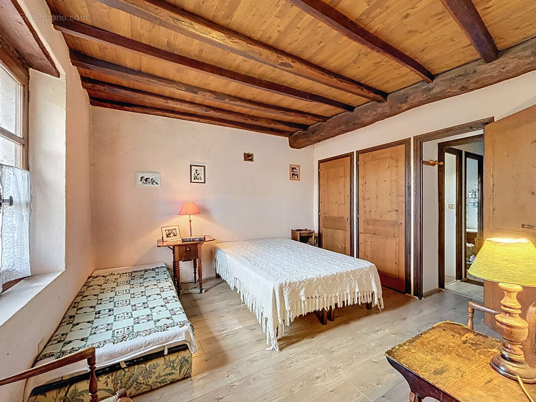 Maison à FAVERGES-DE-LA-TOUR