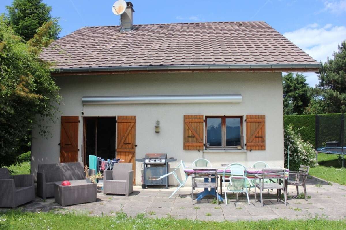 Maison à CRUSEILLES