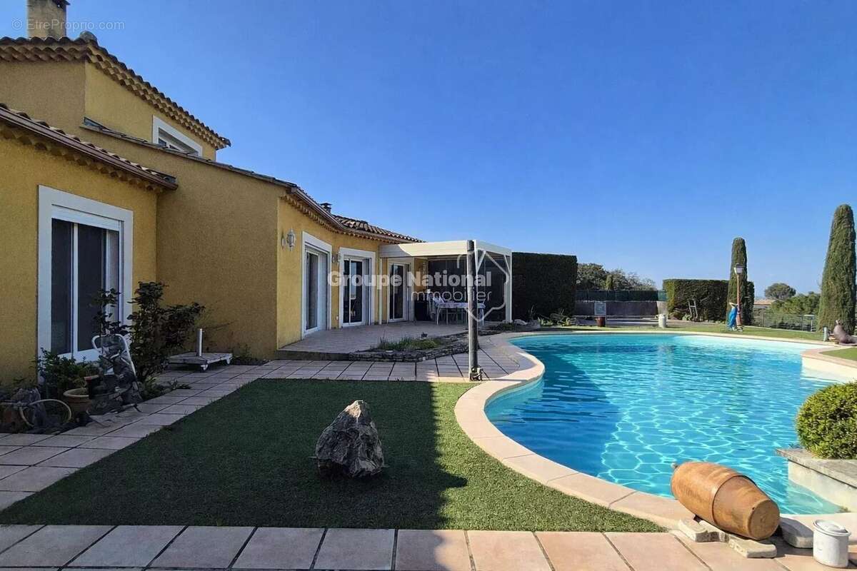 Maison à SAINT-SATURNIN-LES-AVIGNON