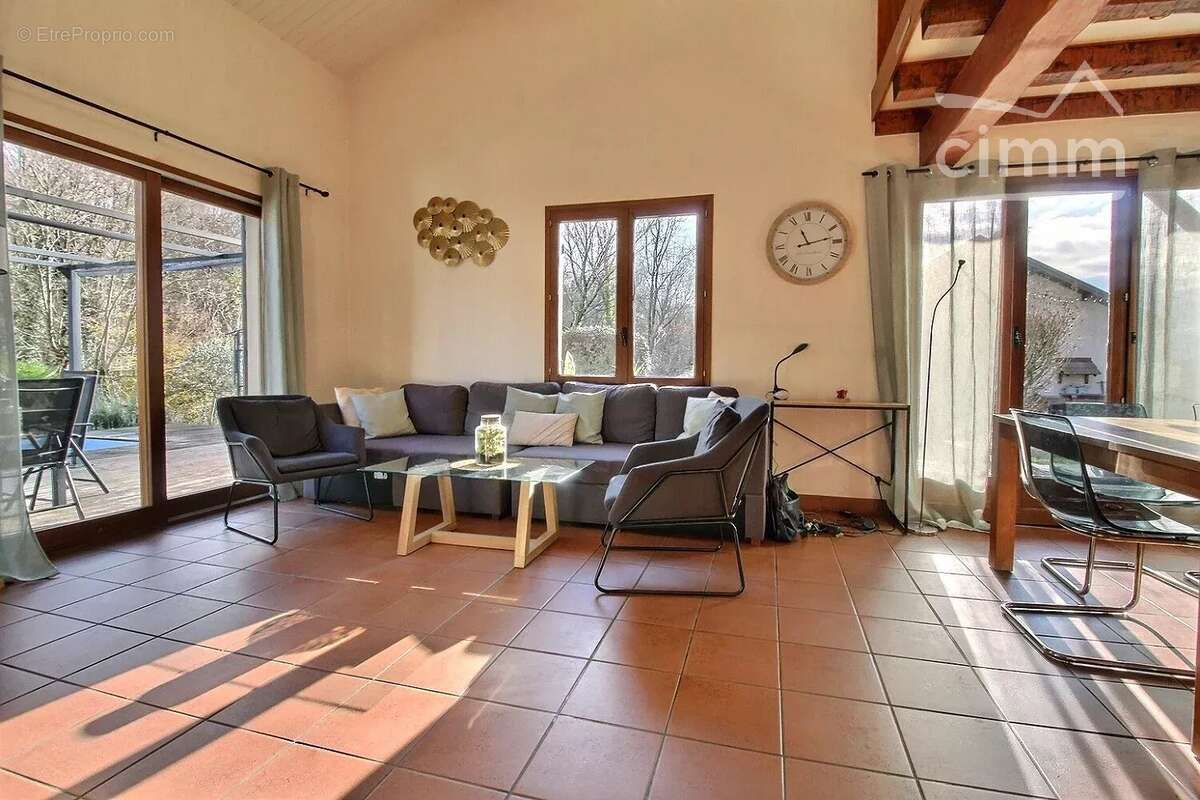 Maison à SAINT-VINCENT-DE-MERCUZE