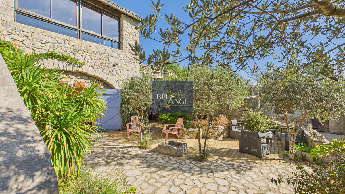 Maison à SAINT-ALBAN-AURIOLLES