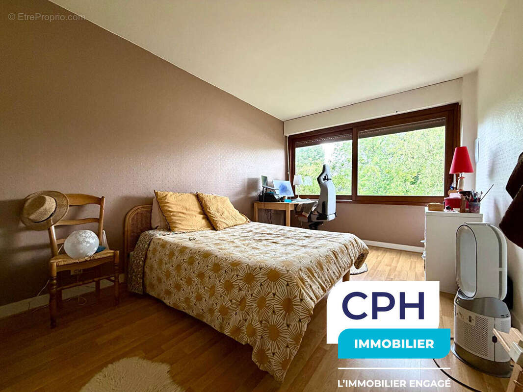 Appartement 5 pièces à vendre au dernier étage avec vue sur square - LE CHESNAY ROCQUENCOURT - photo 10