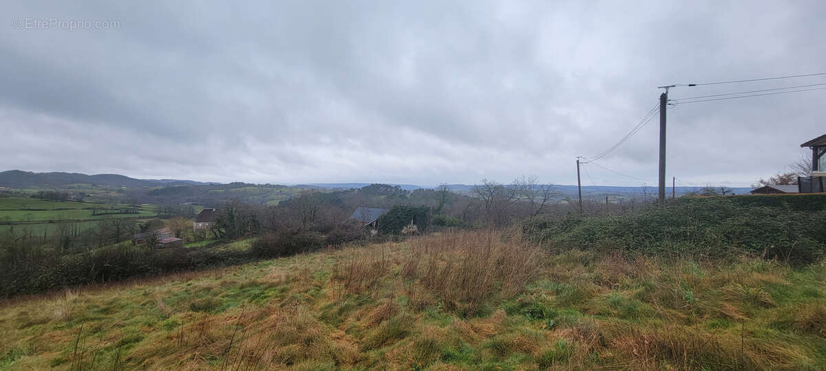 Terrain à PUY-D'ARNAC