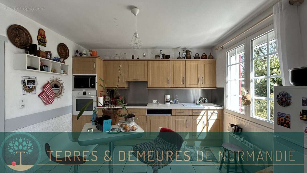 Maison à GREGES