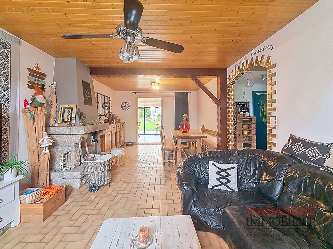 Maison spacieuse à vendre à Guimiliau - photo 4