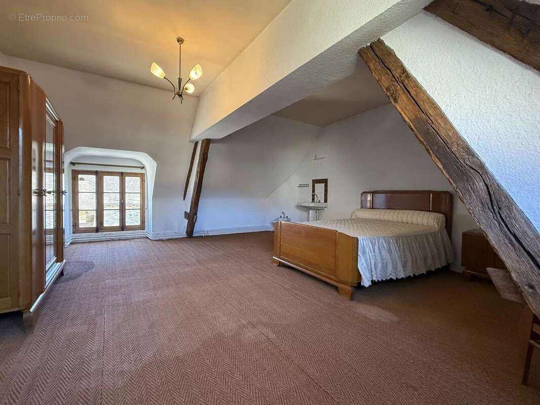 Maison à VILLEMANOCHE
