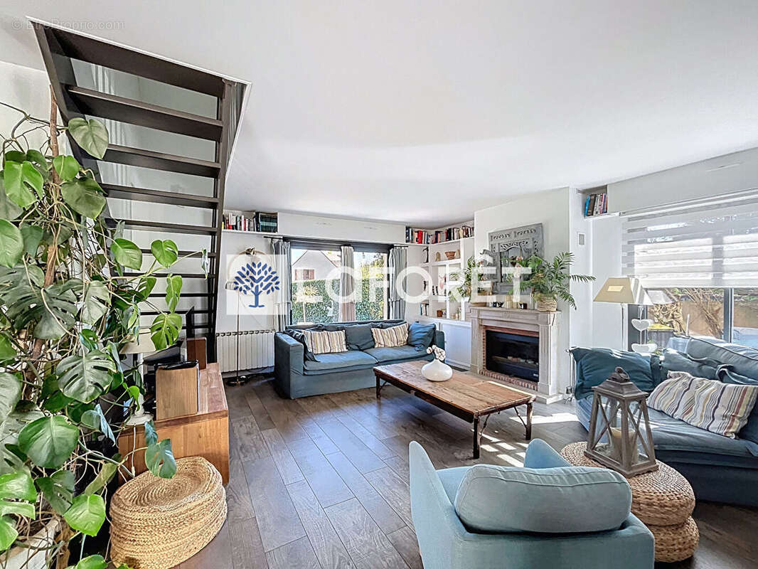 Maison à SAINT-NOM-LA-BRETECHE