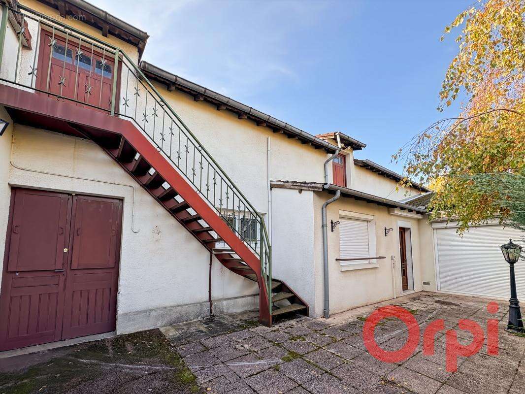 Maison à SAINT-AMAND-MONTROND