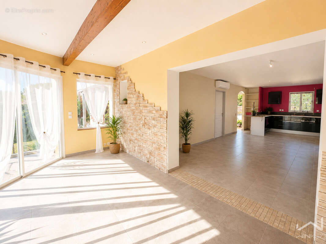 Maison 128 m² à La Begude-De-Mazenc  - photo 4