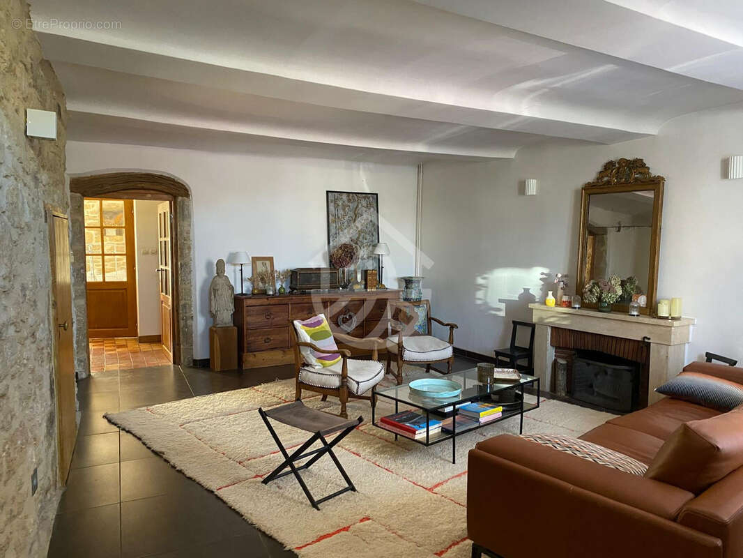 Maison à ETOILE-SUR-RHONE