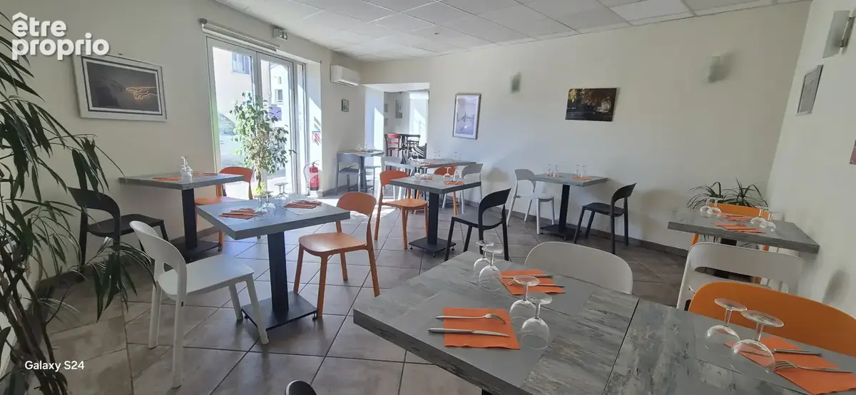 Immeuble mixte avec local commercial   Emplacement premium face au Canal du Midi   Castelnaudary - photo 2