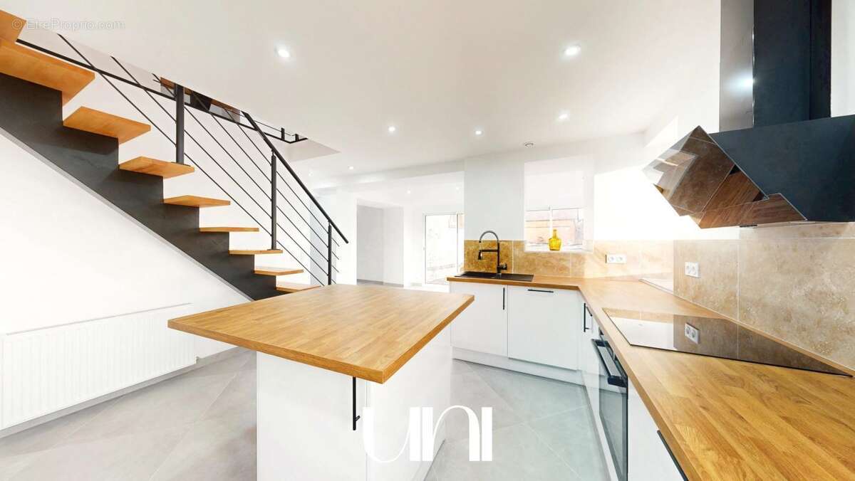 Maison à LE MOLAY-LITTRY