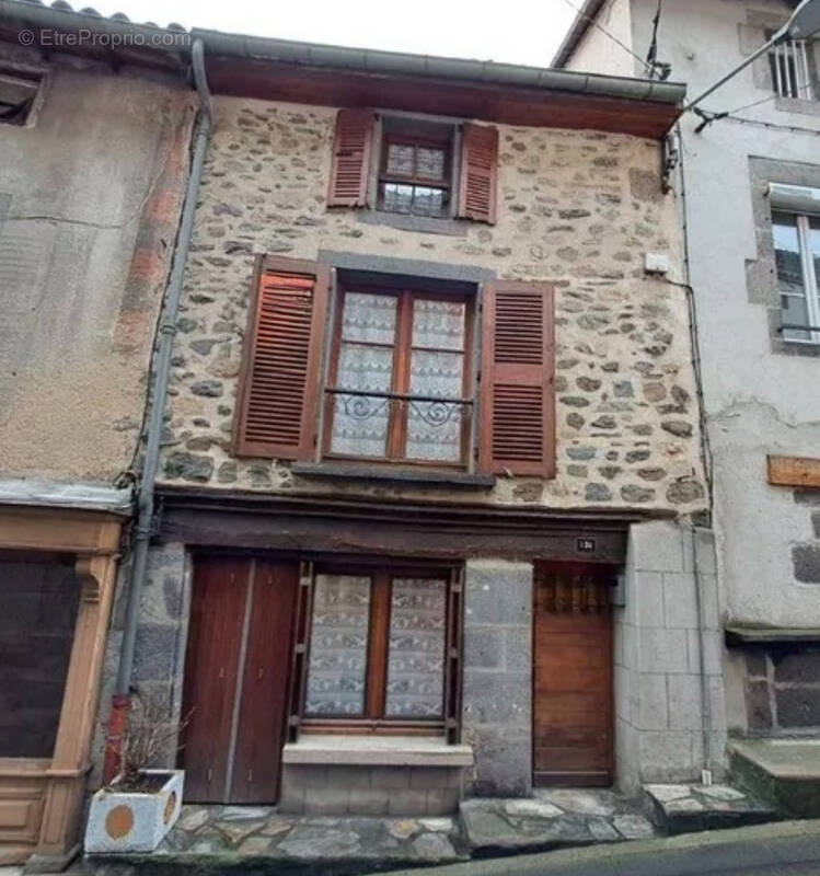 Maison à SAINT-FLOUR