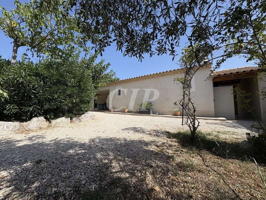 Aureille Villa de charme 175 m2 6 chambres - photo 13
