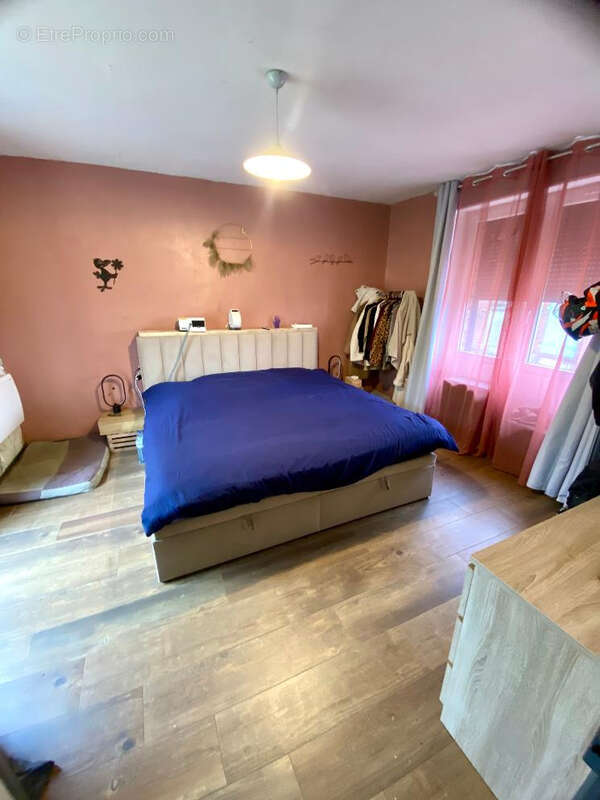 Maison à MONT-SAINT-SULPICE