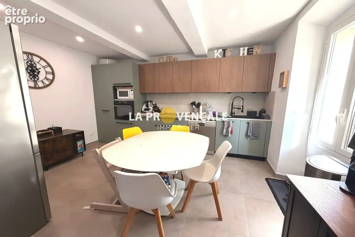 Appartement 4 pièces 98 m² à vendre à La Destrousse (13112) - photo 7