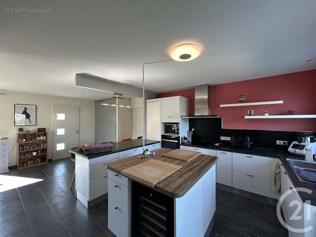 Maison 162 m² à Camps-Sur-L'isle  - photo 3